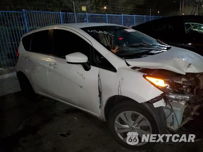 Czwarte zdjęcie samochodu z boku: 2017 NISSAN VERSA NOTE S VIN:3N1CE2CP2HL376977 - miniatura