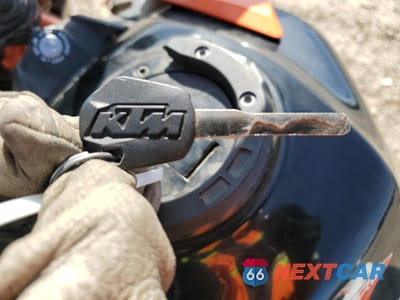 Zdjęcie 8 z 9 samochodu: 2018 KTM 390 DUKE VIN:MD2JPJ40XJC253093 - miniatura