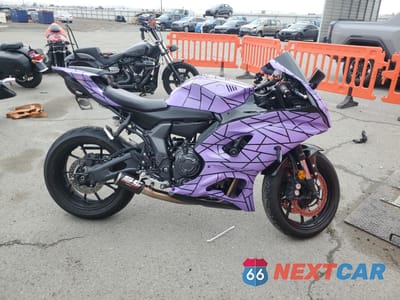 2024 YAMAHA YZFR7 JYARM38E0RA012875 - główne zdjęcie licytacji z USA - miniatura