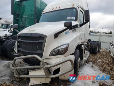 Zdjęcie 9 z 10 samochodu: 2018 FREIGHTLINER CASCADIA 126 SEMI TRUCKS VIN:3AKJHHDR6JSJX4446 - miniatura