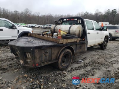 Trzecie zdjęcie samochodu z tyłu: 2018 CHEVROLET SILVERADO K3500 VIN:1GB4KYEY9JF136414 - miniatura