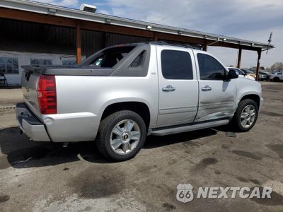 Trzecie zdjęcie samochodu z tyłu: 2010 CHEVROLET AVALANCHE LTZ VIN:3GNVKGE00AG250540 - miniatura