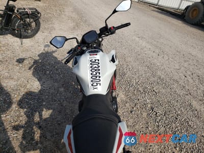Zdjęcie 6 z 9 samochodu: 2022 KAWASAKI ER650 K VIN:ML5EREK16NDA58724 - miniatura