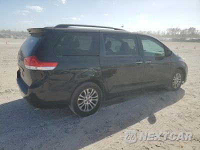 Trzecie zdjęcie samochodu z tyłu: 2013 TOYOTA SIENNA XLE VIN:5TDYK3DC6DS382007 - miniatura