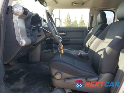 Zdjęcie 7 z 15 samochodu: 2012 TOYOTA FJ CRUISER VIN:JTEBU4BF8CK147645 - miniatura