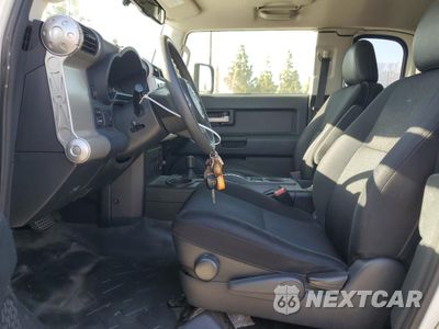 Zdjęcie 7 z 15 samochodu: 2012 TOYOTA FJ CRUISER VIN:JTEBU4BF8CK147645 - miniatura