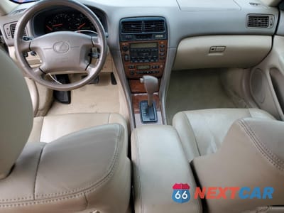 Zdjęcie 8 z 12 samochodu: 2000 LEXUS ES 300 VIN:JT8BF28G4Y5076340 - miniatura