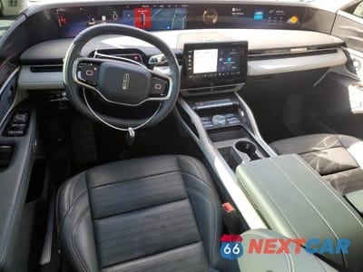 Zdjęcie 8 z 16 samochodu: 2024 LINCOLN NAUTILUS RESERVE VIN:5LMPJ8KA3RJ827961 - miniatura