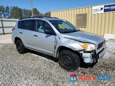 Czwarte zdjęcie samochodu z boku: 2006 TOYOTA RAV4 BASE VIN:JTMZD33V666008355 - miniatura