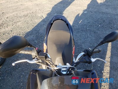 Piąte zdjęcie samochodu w środku: 2018 HONDA PCX 150 VIN:RLHKF1807JY301837 - miniatura