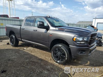 Czwarte zdjęcie samochodu z boku: 2024 RAM 2500 BIG HORN VIN:3C6UR5DL8RG154853 - miniatura