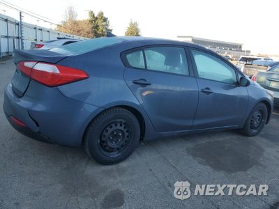 Trzecie zdjęcie samochodu z tyłu: 2016 KIA FORTE LX VIN:KNAFK4A60G5558858 - miniatura