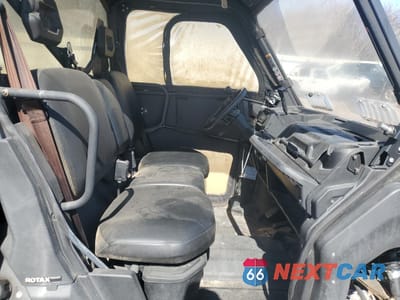 Piąte zdjęcie samochodu w środku: 2020 CAN-AM DEFENDER 6X6 DPS HD10 VIN:3JB6GAX44LK000104 - miniatura