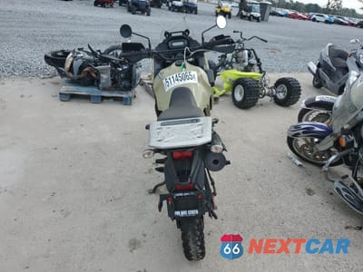 Czwarte zdjęcie samochodu z boku: 2022 KAWASAKI KL650 G VIN:ML5KLEG10NDA00850 - miniatura