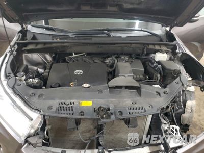 Zdjęcie 13 z 17 samochodu: 2019 TOYOTA HIGHLANDER SE VIN:5TDJZRFH5KS955243 - miniatura