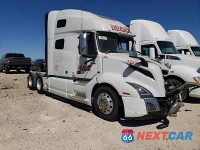 2023 VOLVO VNL SEMI TRUCK 4V4NC9EH6PN340710 - główne zdjęcie licytacji z USA - miniatura