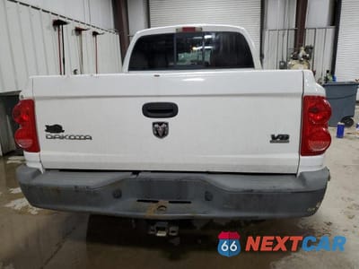 Zdjęcie 6 z 13 samochodu: 2005 DODGE DAKOTA QUAD VIN:1D7HE28N25S213002 - miniatura