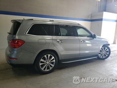 Trzecie zdjęcie samochodu z tyłu: 2015 MERCEDES-BENZ GL 450 4MATIC VIN:4JGDF6EE3FA555403 - miniatura