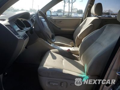 Zdjęcie 7 z 13 samochodu: 2005 TOYOTA HIGHLANDER VIN:JTEGD21A550123124 - miniatura
