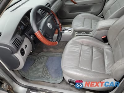 Zdjęcie 7 z 12 samochodu: 2004 VOLKSWAGEN PASSAT GLX 4MOTION VIN:WVWTH63B14P197862 - miniatura