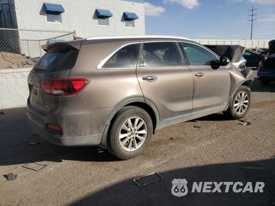 Trzecie zdjęcie samochodu z tyłu: 2019 KIA SORENTO L VIN:5XYPGDA30KG438928 - miniatura
