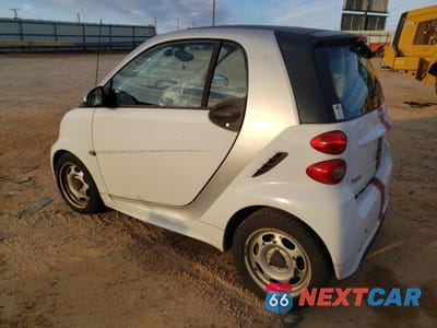 Drugie zdjęcie samochodu z przodu: 2015 SMART FORTWO PURE VIN:WMEEJ3BA7FK808208 - miniatura