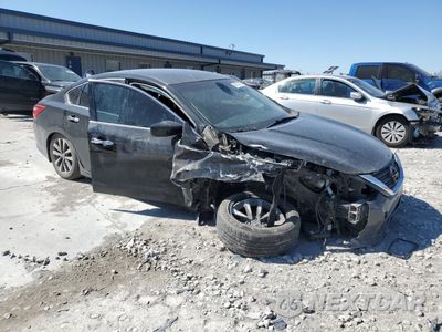 Czwarte zdjęcie samochodu z boku: 2017 NISSAN ALTIMA 2.5 VIN:1N4AL3AP0HC110913 - miniatura