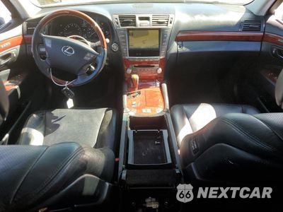 Zdjęcie 8 z 15 samochodu: 2012 LEXUS LS 460 VIN:JTHBL5EF9C5113073 - miniatura