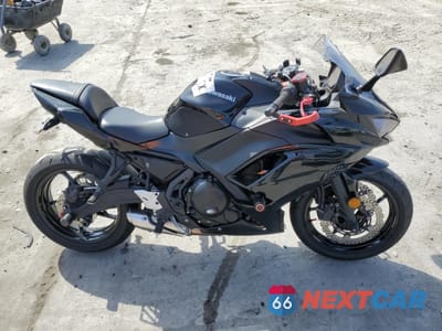 2025 KAWASAKI EX650 R ML5EXER19SDAD6834 - główne zdjęcie licytacji z USA - miniatura