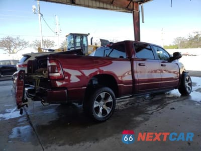 Trzecie zdjęcie samochodu z tyłu: 2024 RAM 1500 LARAMIE VIN:1C6SRFRT2RN121490 - miniatura