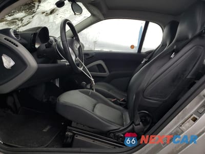 Zdjęcie 7 z 12 samochodu: 2015 SMART FORTWO PURE VIN:WMEEJ3BA1FK812481 - miniatura