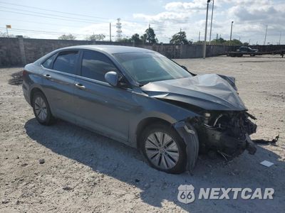 Czwarte zdjęcie samochodu z boku: 2020 VOLKSWAGEN JETTA S VIN:3VWCB7BU5LM055154 - miniatura
