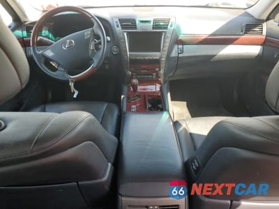 Zdjęcie 8 z 12 samochodu: 2007 LEXUS LS 460 VIN:JTHBL46F175016318 - miniatura