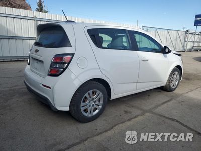 Trzecie zdjęcie samochodu z tyłu: 2017 CHEVROLET SONIC VIN:1G1JG6SH1H4174338 - miniatura