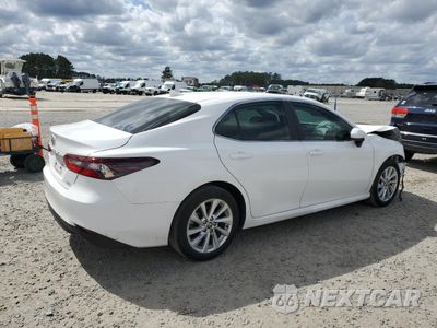 Trzecie zdjęcie samochodu z tyłu: 2023 TOYOTA CAMRY LE VIN:4T1C11AK7PU151853 - miniatura
