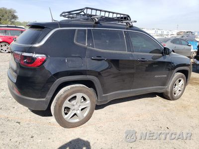 Trzecie zdjęcie samochodu z tyłu: 2024 JEEP COMPASS LATITUDE VIN:3C4NJDBN1RT115385 - miniatura