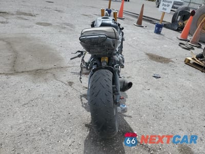 Czwarte zdjęcie samochodu z boku: 2015 YAMAHA FZ09 VIN:JYARN33E9FA007058 - miniatura