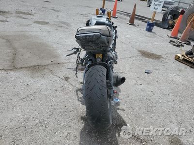 Czwarte zdjęcie samochodu z boku: 2015 YAMAHA FZ09 VIN:JYARN33E9FA007058 - miniatura