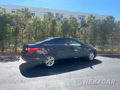Czwarte zdjęcie samochodu z boku: 2013 HYUNDAI SONATA GLS VIN:5NPEB4AC2DH754834 - miniatura