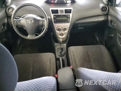 Zdjęcie 8 z 12 samochodu: 2007 TOYOTA YARIS VIN:JTDBT923771054735 - miniatura