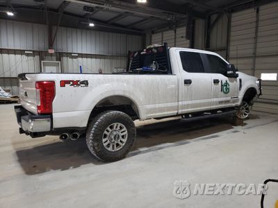 Trzecie zdjęcie samochodu z tyłu: 2019 FORD F350 SUPER DUTY VIN:1FT8W3BT4KEE71388 - miniatura