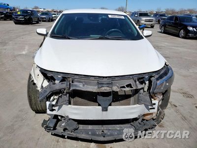 Piąte zdjęcie samochodu w środku: 2017 CHEVROLET MALIBU LT VIN:1G1ZE5ST1HF121814 - miniatura
