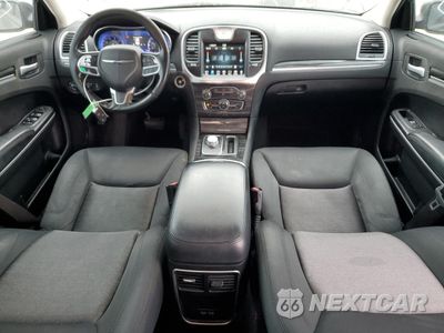 Zdjęcie 8 z 14 samochodu: 2019 CHRYSLER 300 TOURING VIN:2C3CCAAG8KH565136 - miniatura