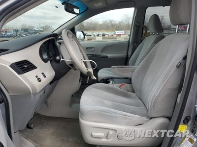 Zdjęcie 7 z 13 samochodu: 2011 TOYOTA SIENNA LE VIN:5TDKK3DC0BS165586 - miniatura