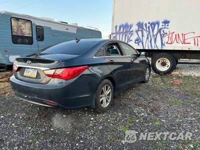 Czwarte zdjęcie samochodu z boku: 2011 HYUNDAI SONATA GLS VIN:5NPEB4AC4BH095099 - miniatura