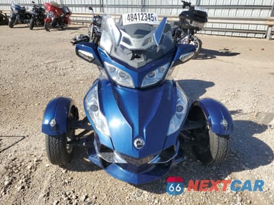 Drugie zdjęcie samochodu z przodu: 2010 CAN-AM SPYDER ROADSTER RTS VIN:2BXJBGC16AV000496 - miniatura