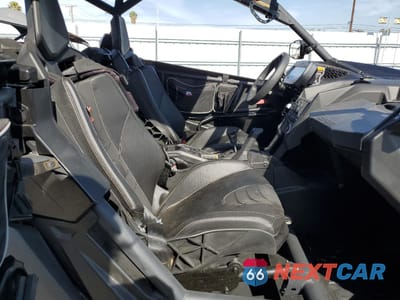 Piąte zdjęcie samochodu w środku: 2024 CAN-AM MAVERICK X3 MAX X RS TURBO RR VIN:3JBVNAV24RE000999 - miniatura
