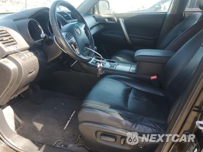 Zdjęcie 7 z 13 samochodu: 2013 TOYOTA HIGHLANDER BASE VIN:5TDBK3EH6DS219910 - miniatura