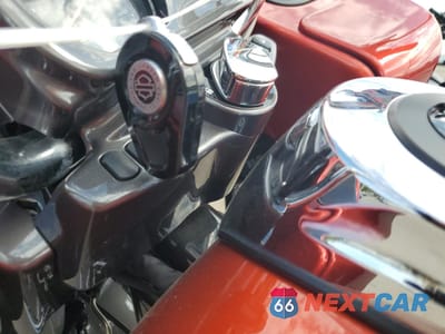 Zdjęcie 8 z 10 samochodu: 2017 HARLEY-DAVIDSON FLTRXSE CVO ROAD GLIDE VIN:1HD1TCL11JB958117 - miniatura