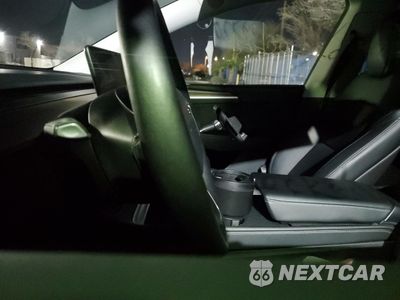 Zdjęcie 7 z 11 samochodu: 2023 TESLA MODEL Y VIN:7SAYGDEF7PF924355 - miniatura